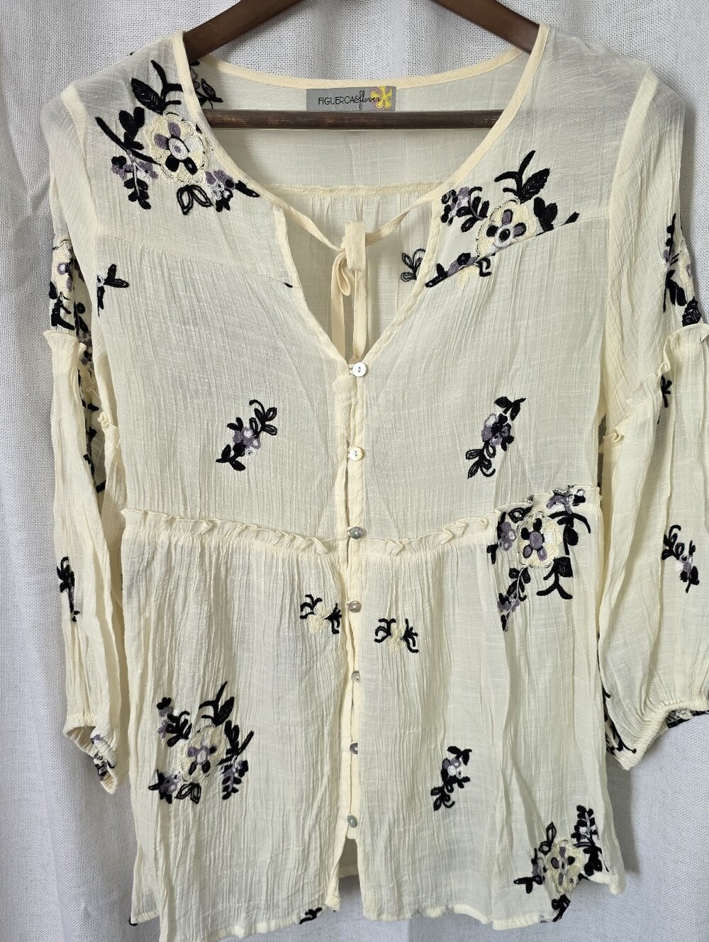 Beautiful Figueroa & Flower cream/ivory peasant-style blouse in a women's size M